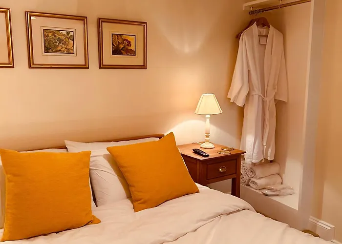 Four Seasons Cottage - In The Cotswolds