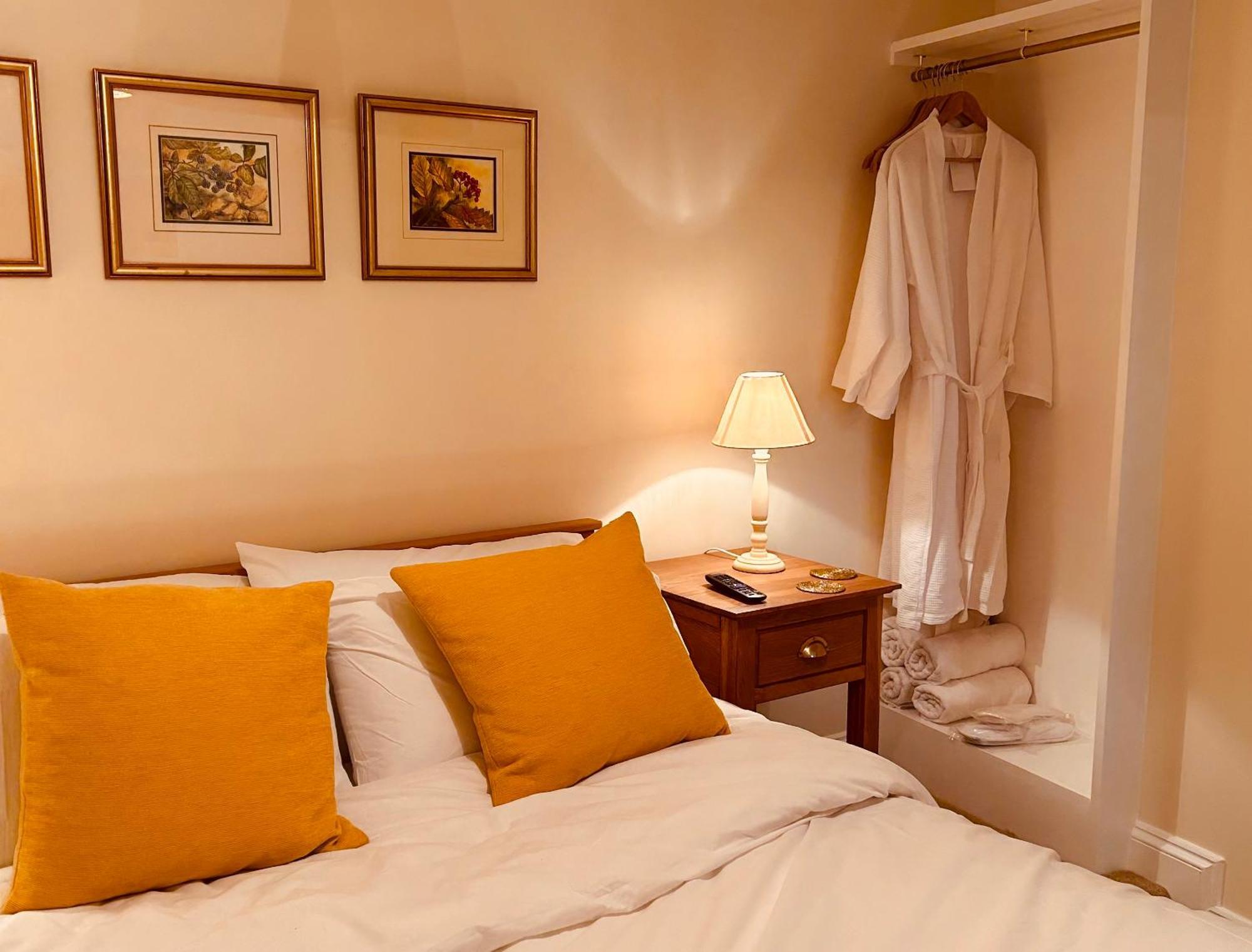 Four Seasons - In The Cotswolds Apartment Tewkesbury